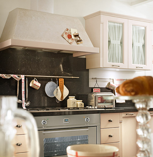 Dettaglio angolo cottura Cucina in stile Romantico Country